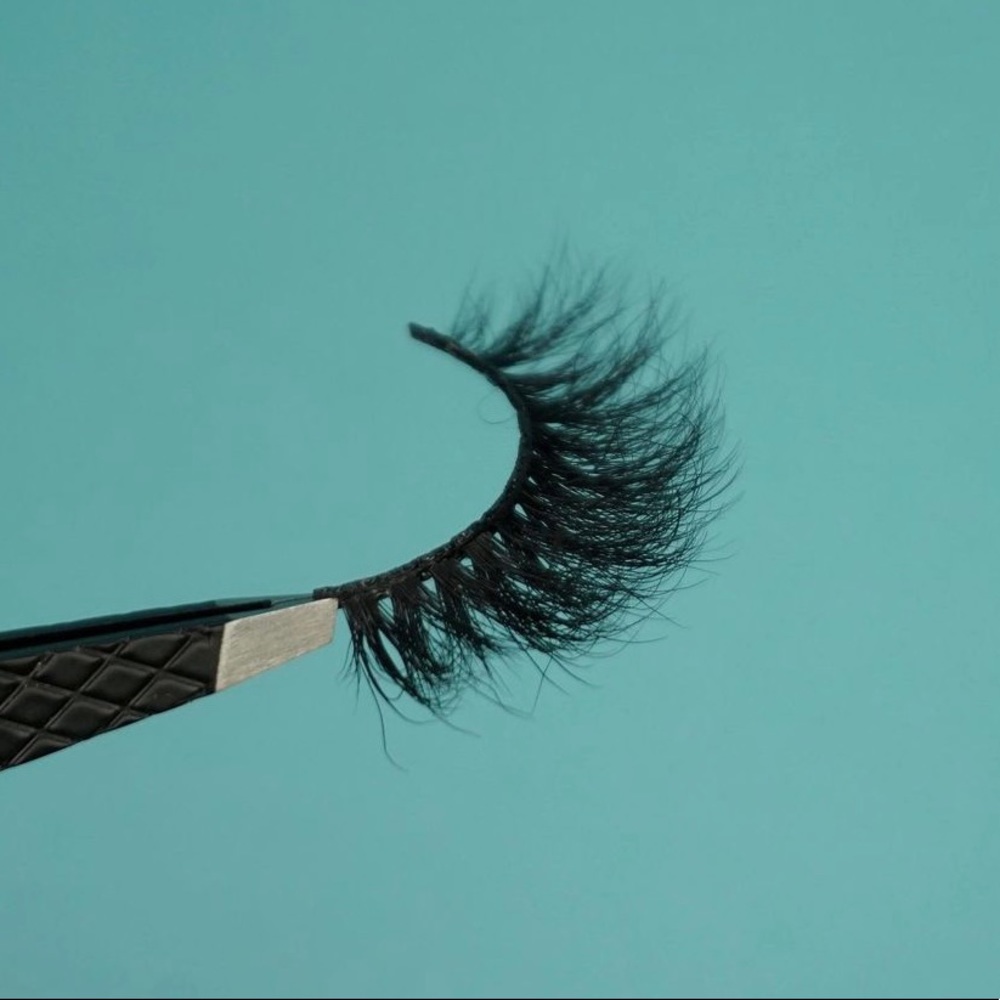 Hikilla “Round Trip” Dramatic Lashes